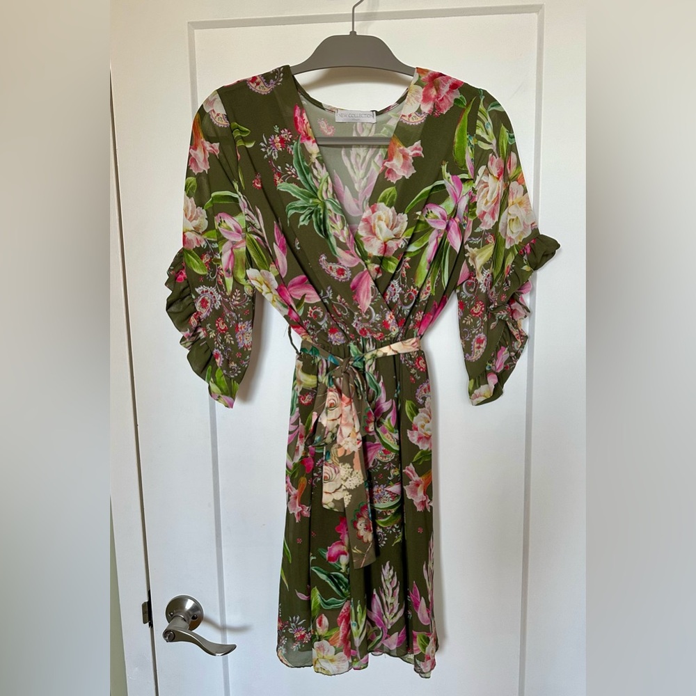 Floral Wrap Dress with Ruffled Sleeves - size M